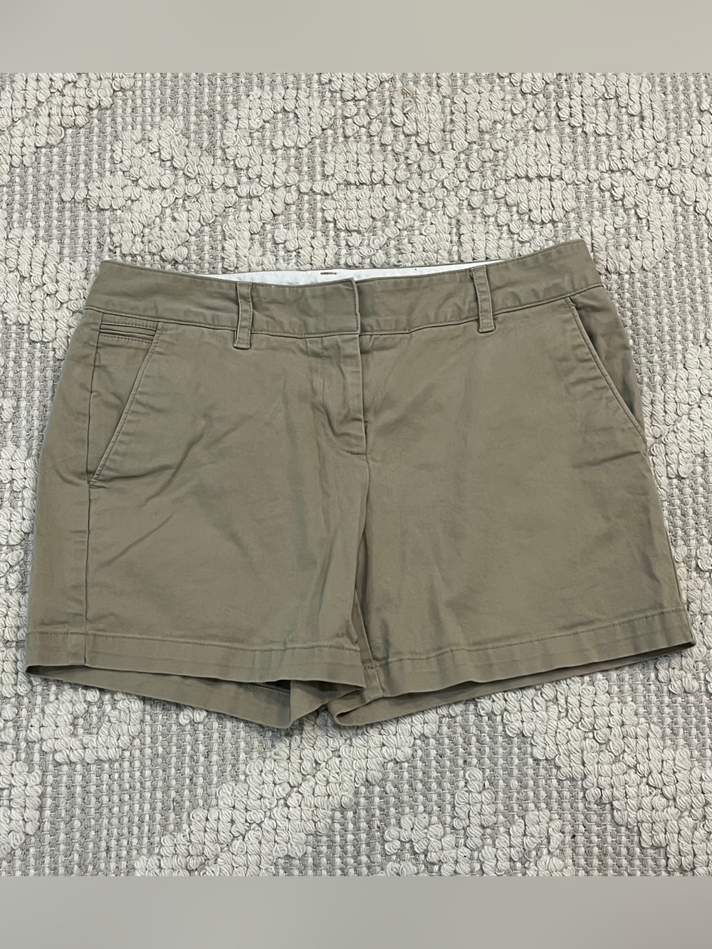 Women’s Lands' End Tailored Chino Khaki Shorts